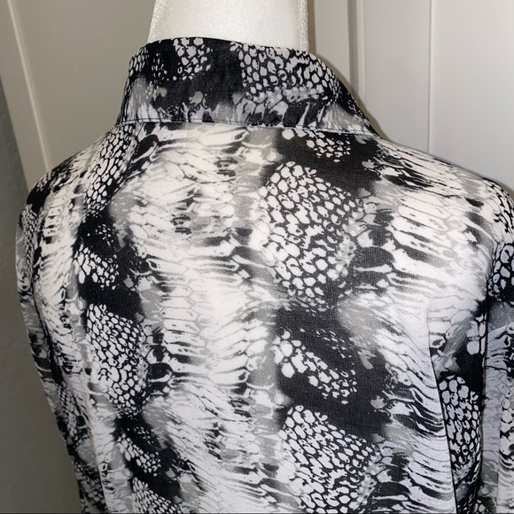 CABi #988 BLACK WHITE SNAKESKIN Button Up Long Sleeve Blouse M - Picture 10 of 13
